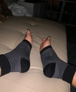 Run Forever Sports Plantar Fasciitis Compression Socks | Foot & Ankle Brace for Women & Men | Toeless Ankle Compression Sleeve for Ankle Support, Plantar Fasciitis, Night Splint, Arch & Achilles Tendonitis Relief Medium Black 34 71JGTGgMWSL