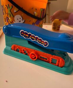 Play-Doh Basic Fun Factory Shape Making Machine with 2 Non-Toxic Play-Doh Colors 11 71K7bjPWEnL