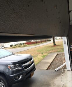 M-D Building Products 87668 18-Feet Universal Aluminum and Rubber Garage Door Bottom, Black 49 71KUICugopL