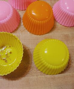 Mirenlife Silicone Cupcake Liners Reusable Silicone Baking Cups Nonstick Muffin Molds Easy Clean Silicone Muffin Liners, 24 Pieces in 8 Rainbow Colors 35 71KdB70PiqL