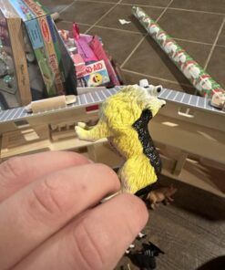 Melissa & Doug Fold and Go Wooden Barn With 7 Animal Play Figures - Farm Animals Portable Toys For Kids And Toddlers Ages 3+ Set 39 71KpAmrQUVL