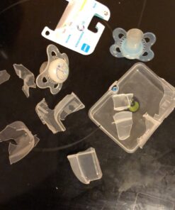 MAM Night Pacifiers 0-6 Months, Best for Breastfed Babies, Glow in the Dark, Baby Boy, 2 Count 2-Pack 43 71KwUajM5LL