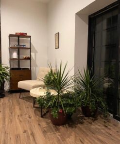 The HC Companies 16 Inch Sierra Round Self Watering Planter - Weather Resistant Plastic Resin Flower Garden Plant Pot Container, Rustic Redstone 16" 22 71L Li1w8tL