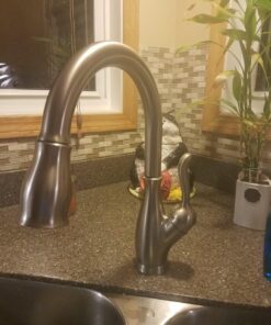 Delta Faucet Leland Brushed Nickel Pull Down Kitchen Faucet, Magnetic Docking Spray Head, SpotShield Stainless Steel, 9178-SP-DST Without Soap Dispenser Standard 35 71LMHO4SV5L