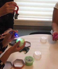 NATIONAL GEOGRAPHIC Mega Slime Kit & Putty Lab - 4 Types of Slime Plus 4 Types of Putty Including Magnetic Putty, Slime Kit for Boys and Girls, Sensory Putty Toy & Science Kit (Amazon Exclusive) 34 71LMwEfXgSL