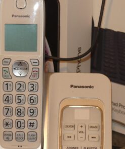 Panasonic DECT 6.0 Expandable Cordless Phone with Answering Machine and Smart Call Block - 2 Cordless Handsets - KX-TGD532W (White/Silver) White/Silver 2 Handsets Talking Caller ID + Answering Machine 41 71Lh2lIA2 L
