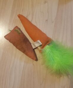 OurPets 100-Percent North American Catnip Filled Carrot Cat Toy 24 Karat OurPets 100-Percent Premium North- American Grown Cosmic Catnip Cat Toy 50 71LujBKCOjL