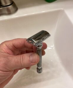 Parker Safety Razor, 99R Chrome Long Handle Heavyweight Butterfly Open Double Edge Safety Razor for Men, 5 Parker Premium Platinum Double Edge Razor Blades Included 64 71M bl87K7L