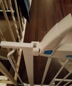 Carlson Extra Wide Walk Through Pet Gate with Small Pet Door, Includes 4-Inch Extension Kit, Pressure Mount Kit and Wall Mount Kit,White 58 71M5Ob0UeL