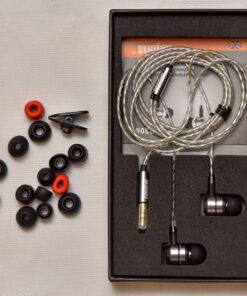 sephia SP3060 Wired Headphones, HD Bass Driven Audio, Lightweight Aluminum Wired in Ear Earbud Headphones, S/M/L Ear Bud Tips, Earphone Case, 3.5mm Tangle-Free Cord (Without Mic) 43 71MttqzLxhL