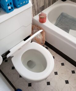 Soft Close Toilet Seat Round with Lid BR500-00 White, Comfortable, Durable, Sturdy, Stain-Resistant and Easy to Clean, Fits All Toilet Brands, Executive Series by Bath Royale Round Heavy-Duty 37 71N BY7INTL