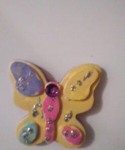 Melissa & Doug Created by Me! Wooden Butterfly Magnets Craft Kit (4 Designs, 4 Paints, Stickers, Glitter Glue) 23 71N1oaB6NtL