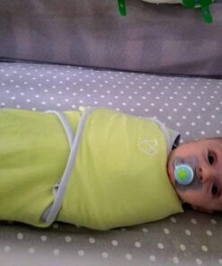 SwaddleMe Original Swaddle - Size Small/Medium, 0-3 Months, 3-Pack (Busy Bees) Easy to Use Newborn Swaddle Wrap Keeps Baby Cozy and Secure and Helps Prevent Startle Reflex Busy Bees 24 71NP1FIMkL