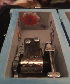 Kikkerland La Vie En Rose Crank Music Box 8 71NdemT61JL