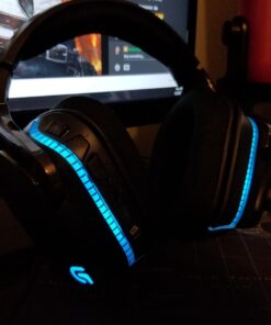 Logitech G933 Artemis Spectrum – Wireless RGB 7.1 Dolby and DTS Headphone Surround Sound Gaming Headset – PC, PS4, Xbox One, Switch, and Mobile Compatible – Advanced Audio Drivers – Black 57 71NhIM7R1VL