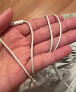 Apple EarPods Headphones with Lightning Connector, Wired Ear Buds for iPhone with Built-in Remote to Control Music, Phone Calls, and Volume Lighting 33 71O2ZuTV1NL
