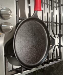 Lodge Cast Iron Round Griddle with Red Silicone Hot Handle Holder, 10.5-inch Round Griddle Bundle 27 71O9Fbmx5BL