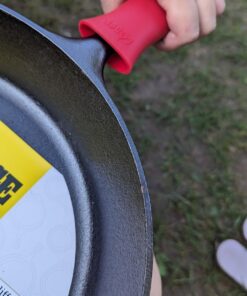Lodge Cast Iron Skillet with Red Silicone Hot Handle Holder, 12-inch 52 71OK1hA02ZL