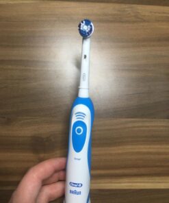 Oral-B Pro-Health Clinical Battery Power Electric Toothbrush, 1 Count (Pack of 1) (Colors May Vary) 35 71OxWMpFRxL