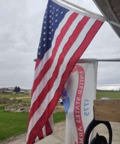 Annin Flagmakers American Flag All-Weather Nylon SolarGuard Nyl-Glo, 4 x 6 Feet (Model 2220) 4x6 ft 34 71Q88v5T3FL