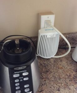 Hamilton Beach TrueAir Plug-Mount Air Freshener Odor Eliminator for Common Household-Tobacco, Pet, Bathroom & Trash, On/Off Fan, with Carbon Filter + Green Meadow Cartridge, White (04530GM) Plug Mount Odor Eliminator/Air Freshener 39 71QAV20qYsL