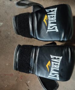 Everlast 70-Pound MMA Heavy-Bag Kit , Black 27 71QYkSuBbQL