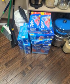 Ziploc Quart Food Storage Freezer Bags, New Stay Open Design with Stand-Up Bottom, Easy to Fill, 75 Count 36 71QiGkjoPkL