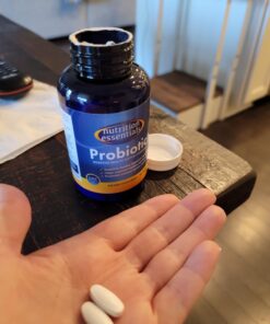 Probiotics for Women and Men - with Natural Lactase Enzyme and Prebiotic Fiber for Digestive Health - 80%+ More Potent Supplement for Gut Health Support - Vegan Raw Probiotic Formula Made in The USA 1 Month Supply 22 71RRSwX4OL