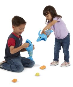 Melissa & Doug Sunny Patch Spark Shark Fish Hunt Pool Game With 2 Nets and 6 Fish to Catch For 8 years 10 71RW0LisL