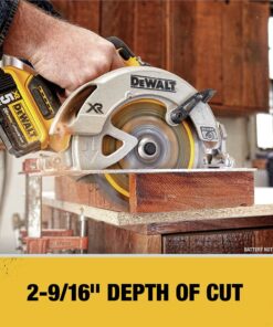 DEWALT 20V MAX 7-1/4-Inch Circular Saw with Brake, Tool Only, Cordless (DCS570B) Circular Saw Only 31 71RWzyfPrAL