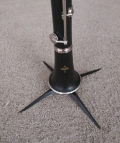 K&M König & Meyer 15222.000.55 Clarinet In-Bell Portable Stand - Lightweight with 4 Leg Folding Base - Fits A and B Clarinets - Stable Secure Base - Professional Grade - Made in Germany - Black 32 71RZbV7QzEL