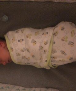 SwaddleMe Original Swaddle - Size Small/Medium, 0-3 Months, 3-Pack (Busy Bees) Easy to Use Newborn Swaddle Wrap Keeps Baby Cozy and Secure and Helps Prevent Startle Reflex Busy Bees 32 71RbJKDkJcL