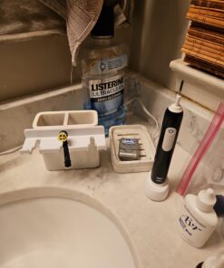 Oral-B Pro 1000 Rechargeable Electric Toothbrush, Black 1 Count (Pack of 1) 28 71RriSXCpCL