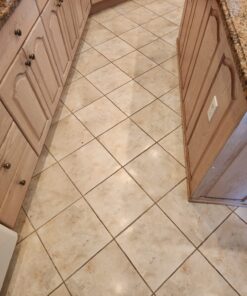 Ultimate Grout Cleaner Spray for Tile - Heavy Duty Grout and Tile Cleaner for Tile Floors & Shower Grout Cleaner - Tile Floor Cleaner Removes Dirt, Grease and Soap Scum from Tile & Grout - 32 fl oz 1 Quart 65 71RsvU xc0L