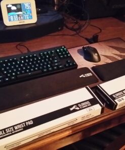 Glorious Gaming Mouse Wrist Pad/Rest - Black - Stitched Edges, Ergonomic, Foam Interior | 8x4 inches/(0.7in/17mm) Thick (GW-M) 30 71S6uaxlfzL