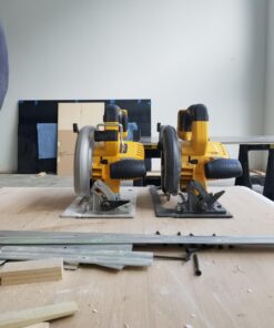 DEWALT 20V MAX 7-1/4-Inch Circular Saw with Brake, Tool Only, Cordless (DCS570B) Circular Saw Only 46 71SQrOn3xL