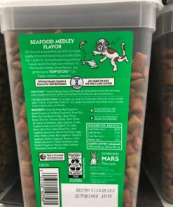 TEMPTATIONS MIXUPS Crunchy and Soft Cat Treats Catnip Fever Flavor, 16 oz. Tub 16 Ounce (Pack of 1) 41 71SkjmVhLCL