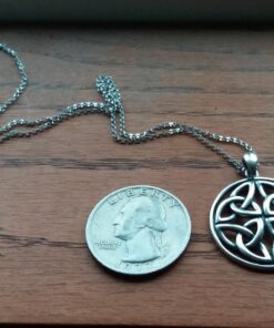 Amazon Essentials Celtic Pendant Necklaces (previously Amazon Collection) Silver, Celtic Triquetra Trinity Knot 17 71T862fFdkL