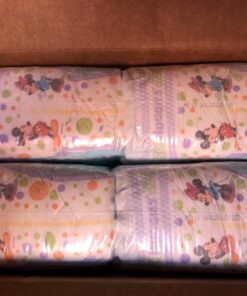HUGGIES LITTLE MOVERS Active Baby Diapers, Size 4 (fits 22-37 lb.), 152 Ct, ECONOMY PLUS (Packaging May Vary) 36 71TpQiVMlcL