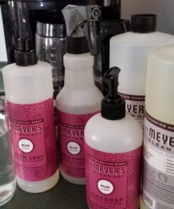 Mrs. Meyer's Multi-Surface Cleaner Concentrate, Use to Clean Floors, Tile, Counters, Lavender, 32 fl. oz - Pack of 2 32 Fl Oz (Pack of 2) 39 71Tzip0bLrL