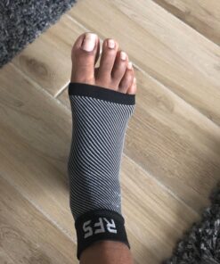 Run Forever Sports Plantar Fasciitis Compression Socks | Foot & Ankle Brace for Women & Men | Toeless Ankle Compression Sleeve for Ankle Support, Plantar Fasciitis, Night Splint, Arch & Achilles Tendonitis Relief Medium Black 36 71U9hIMNwKL