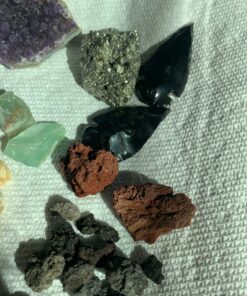 DANCING BEAR Rock, Mineral & Geodes Treasure Hunt Activity Kit (200 Pc Set) Real Shark Teeth Fossils, ID Sheet & Rock Book, STEM Rock, Mineral & Geodes Collection 55 71UHPS6xi0L