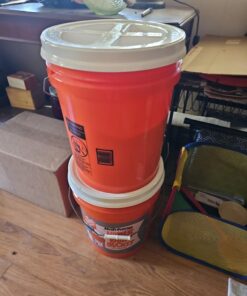 Gamma2 Seal Lid - Pet Food Storage Container Lids - Fits 3.5, 5, 6, & 7 Gallon Buckets, White, 4122E, Made in USA, Fits a 3.5 to 7 Gallon Bucket 34 71UagiWqEGL