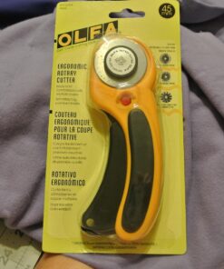 OLFA 45mm Ergonomic Rotary Cutter (RTY-2/DX) - Rotary Fabric Cutter w/ Blade Cover & Squeeze Trigger for Quilting, Sewing, Crafts, Replacement Blade: OLFA RB45-1H 41 71V4n1DPTL