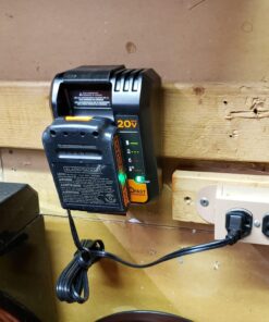 BLACK+DECKER 20V MAX Lithium Battery Charger, 2 Amp (BDCAC202B), Black 33 71VHraozxNL