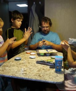 NATIONAL GEOGRAPHIC Mega Slime Kit & Putty Lab - 4 Types of Slime Plus 4 Types of Putty Including Magnetic Putty, Slime Kit for Boys and Girls, Sensory Putty Toy & Science Kit (Amazon Exclusive) 42 71Vm5psJ39L