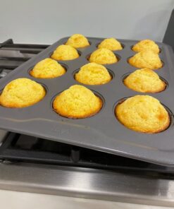 Ninja B39010 Foodi NeverStick Premium 10-Piece Bakeware Sheet Set, Oven Safe up to 500⁰F, with (2) Baking Sheets, Cookie Sheet, Loaf Pan, Muffin Pan, (4) Cake Pans & Cooling/Roasting Rack, Grey 10 Piece Set 32 71WB2l2hvnL