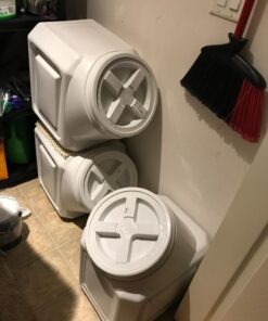 Gamma2 Vittles Vault Stackable Dog Food Storage Container, Up to 60 Pounds Dry Pet Food Storage, Made in USA 50 71WxelZ51wL