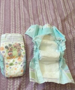 HUGGIES LITTLE MOVERS Active Baby Diapers, Size 4 (fits 22-37 lb.), 152 Ct, ECONOMY PLUS (Packaging May Vary) 45 71X6KrdKTPL