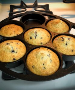 Lodge Cast Iron Mini Cake Pan. Pre-seasoned Cast Iron Cake Pan for Baking Biscuits, Desserts, and Cupcakes. 26 71XBHrNCtL